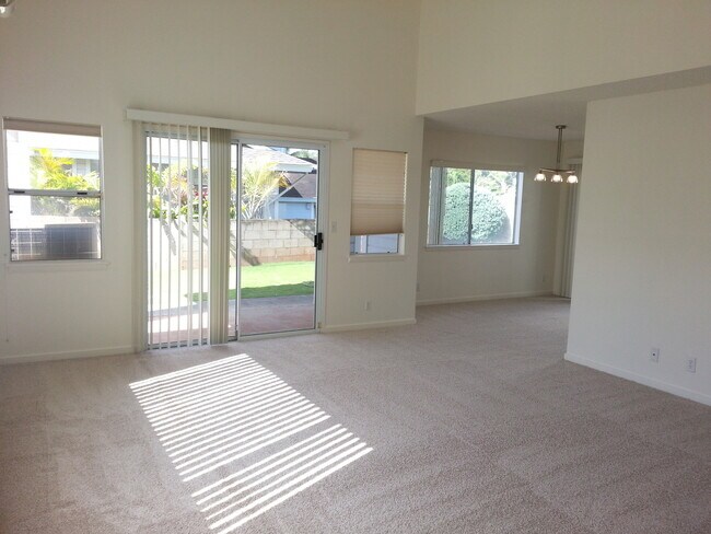 Foto del edificio - Great 3 Bedroom/ 2.5 Bathroom Single Family Home in Waikele  *First showing on Monday, February 1...