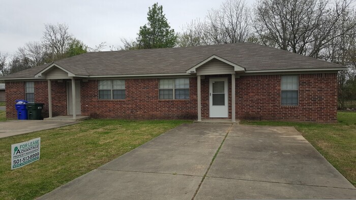 Primary Photo - Move in Ready!