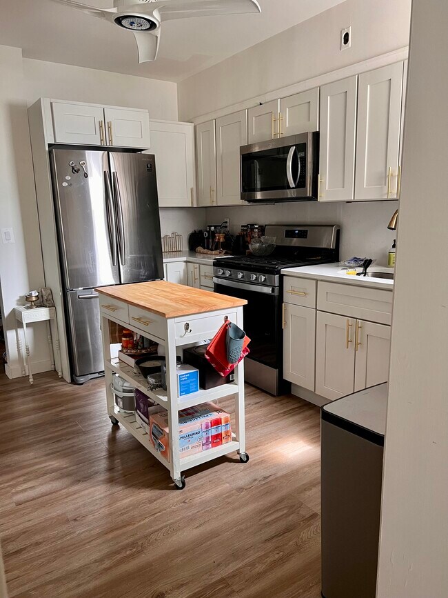 Kitchen - 282 Delano Pl