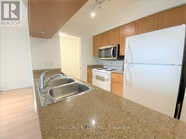 Building Photo - 81 Navy Wharf Ct