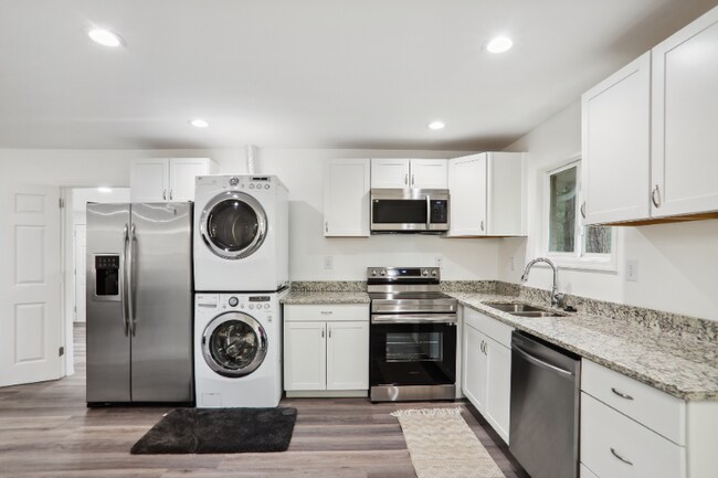 Building Photo - 1754 Meadowglades Dr