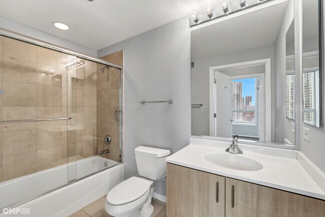 Foto del edificio - 600 N Kingsbury St