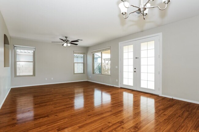 Foto del edificio - 3355 E Hampton Ln