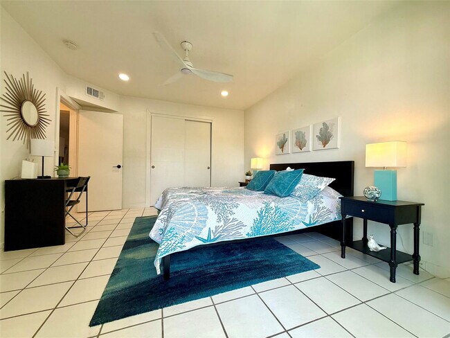 Building Photo - 2600 S Ocean Dr