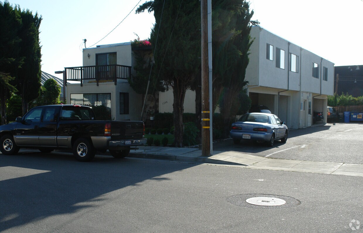 Building Photo - 1308 Poplar Ave