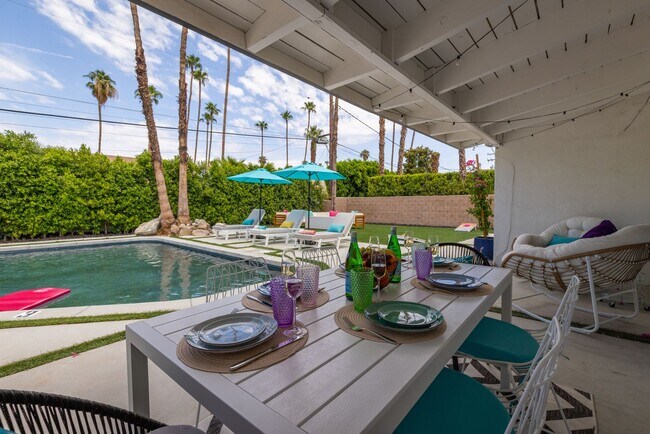 Building Photo - Stunning Desert Contemporary Home in Sunri...
