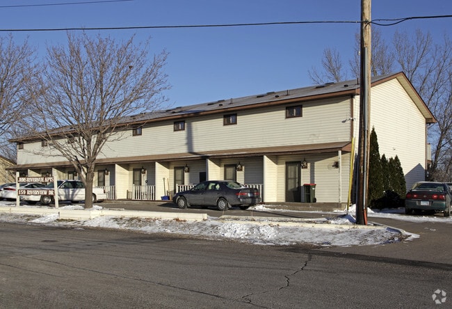 Primary Photo - Jen's Rivervue Apartments