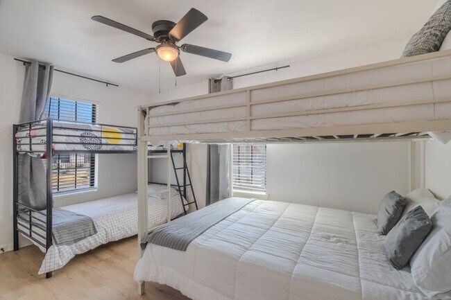 Foto del edificio - 807 Dreiss St