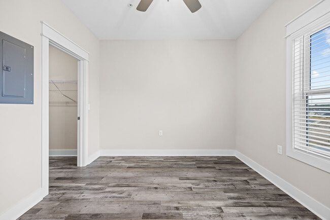 NEW 1BR Bedroom - Maple on Melody