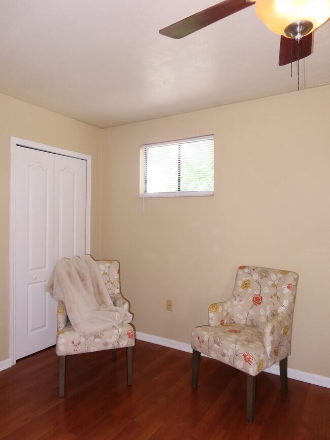 Building Photo - Space, Style & Location You’ll Love
