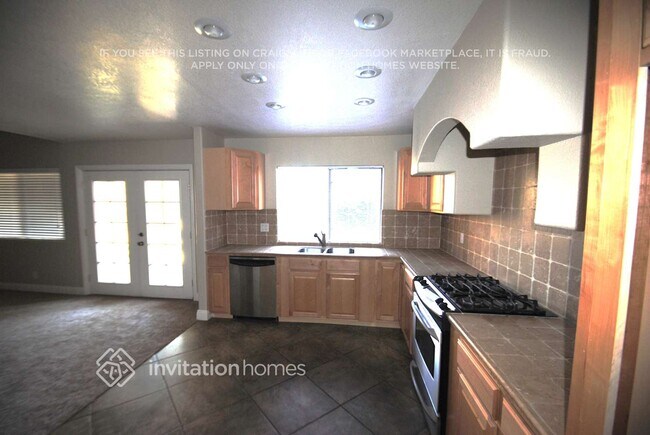 Foto del edificio - 2164 Glenview Terrace
