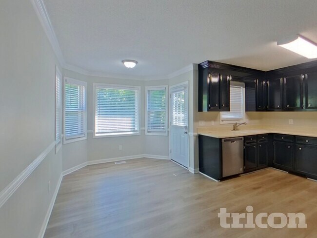 Foto del edificio - 253 Summer Walk Ct