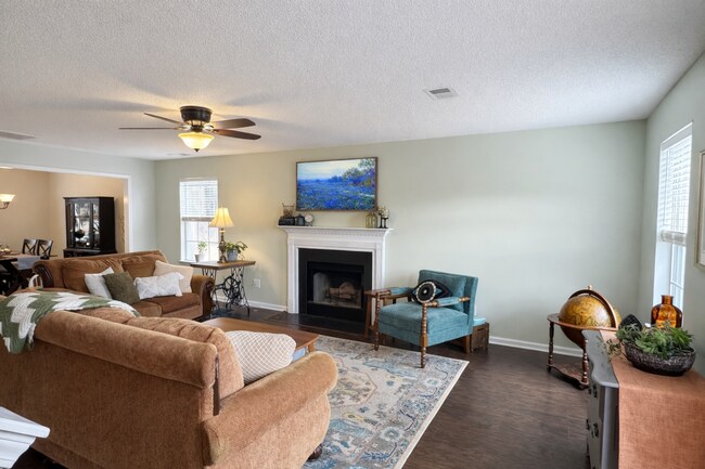 Foto del edificio - 3BD/2.5BA- WITH BONUS ROOM -AVAILABLE NOW or AUGUST 1, 2026!!