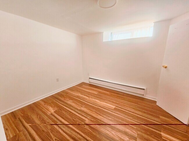 Foto del edificio - 684 Parker St