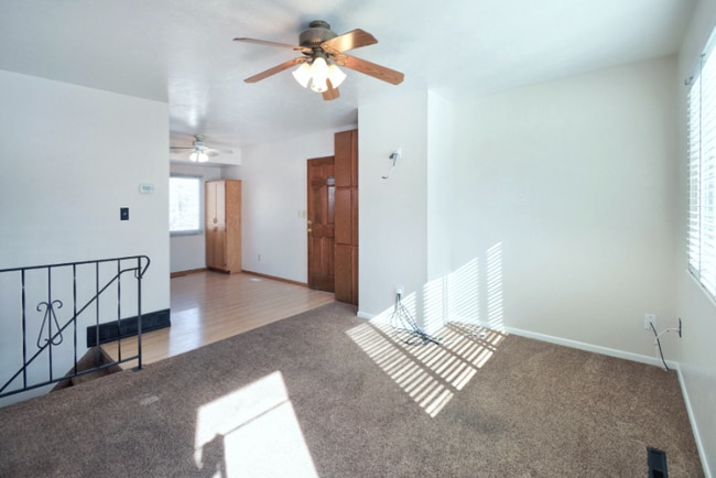 Photo - 2740 El Capitan Dr (Colorado Springs, CO) House