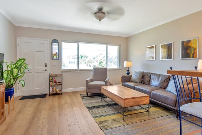 Foto del edificio - 1001 NE 8th Ave