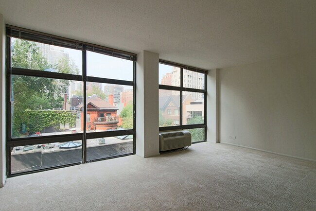 Building Photo - 55 E Scott St