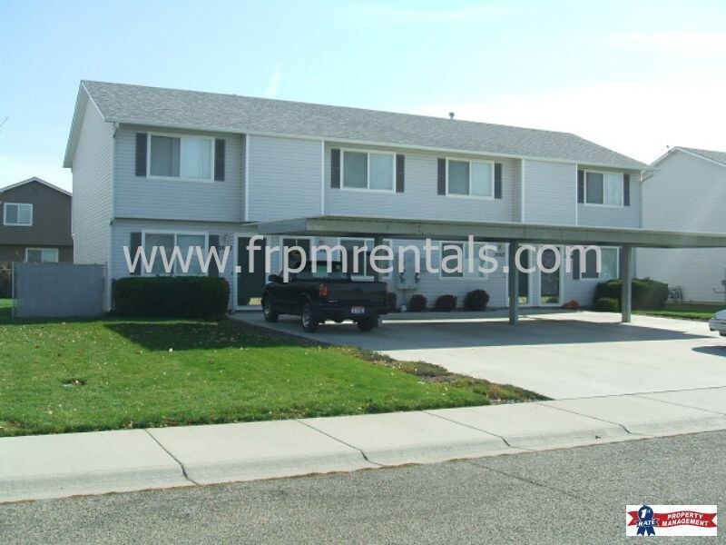 Primary Photo - 2 Bed/1 Bath Townhome - W/D Included