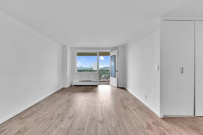 Foto del edificio - 5800 Arlington Ave