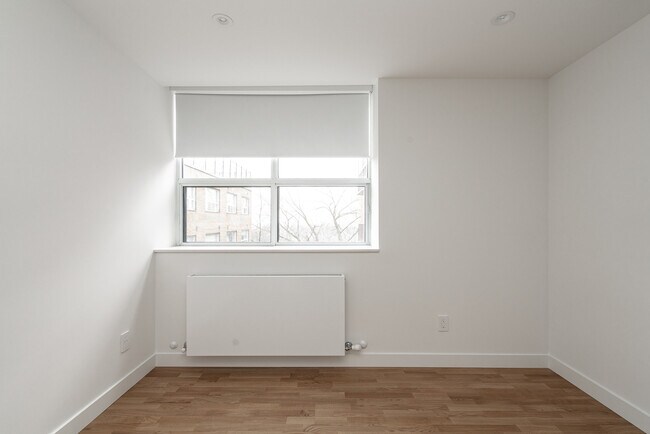 Building Photo - 501 Kingston Rd