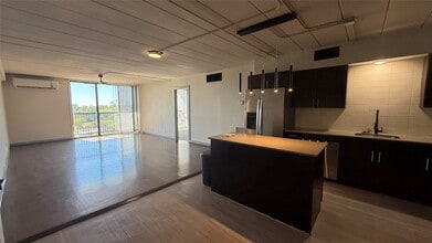 Building Photo - 5400 Memorial Dr