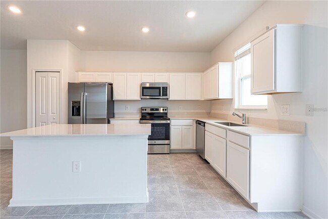 Building Photo - 462 Bogey Dr