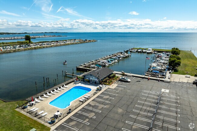 Piscina - Harbor Club Apartments and Yacht Club