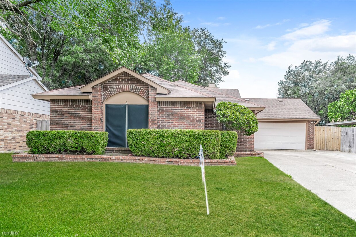Primary Photo - 3 br, 2 bath House - 821 Clark Trail