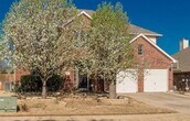 Foto principal - 1210 Whispering Oaks Dr