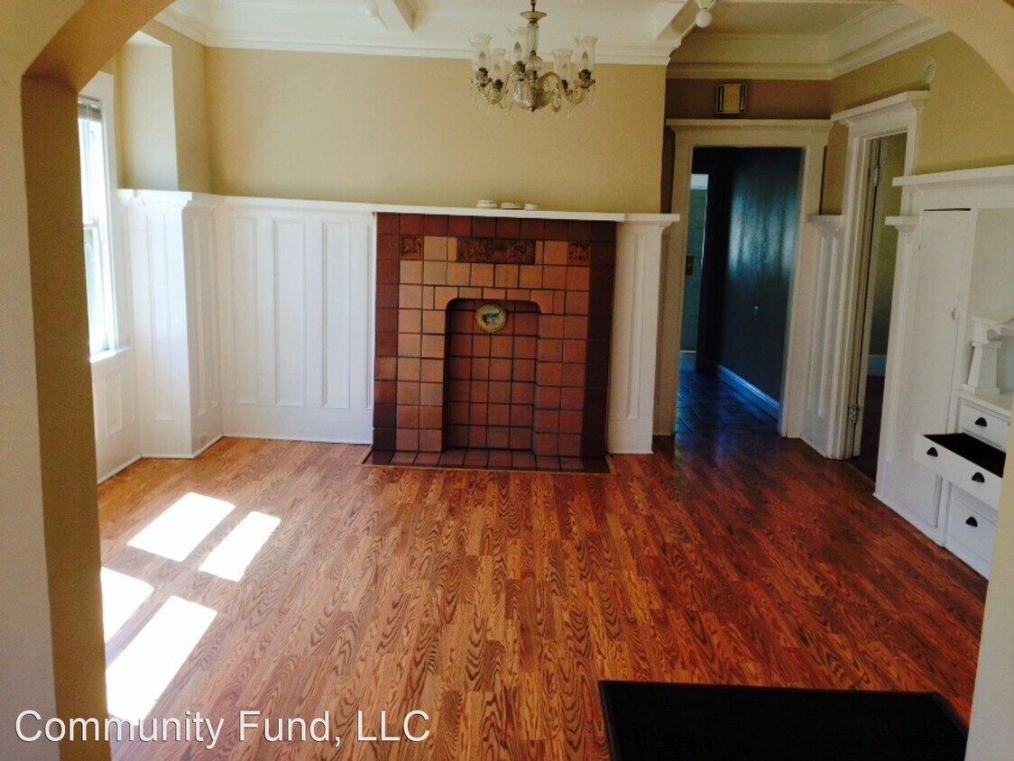 Building Photo - 3 br, 1.5 bath House - 2231 42nd Ave.