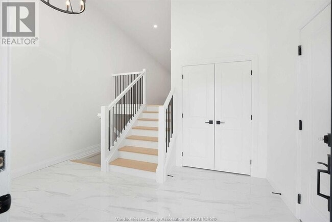 Building Photo - 354 Bouffard Rd