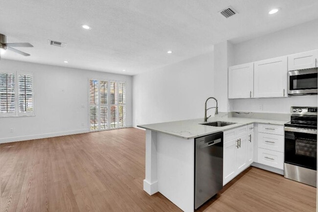 Foto del edificio - 4945 Fulton St