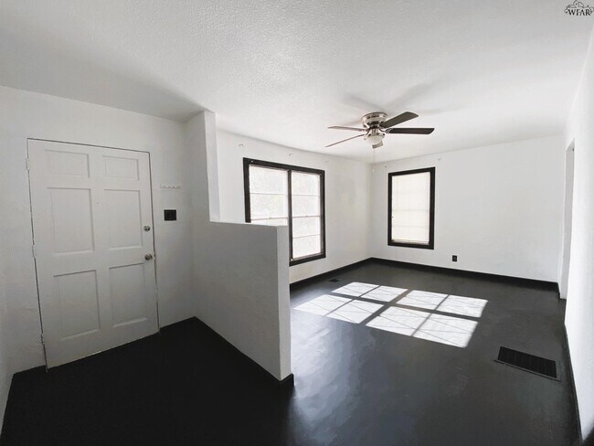 Foto del edificio - 309 Rockwood Dr