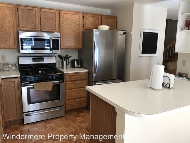 Building Photo - 3 br, 2.5 bath House - 2112 Birch Circle