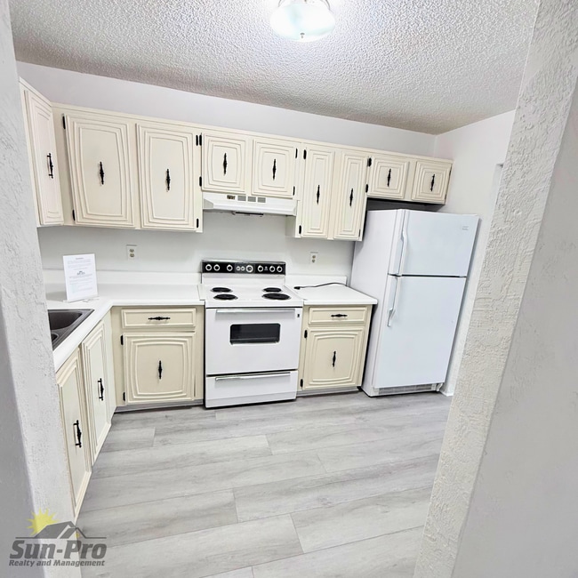 Building Photo - 3606 S Peninsula Dr