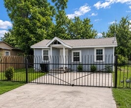 Building Photo - 7438 Bywood St