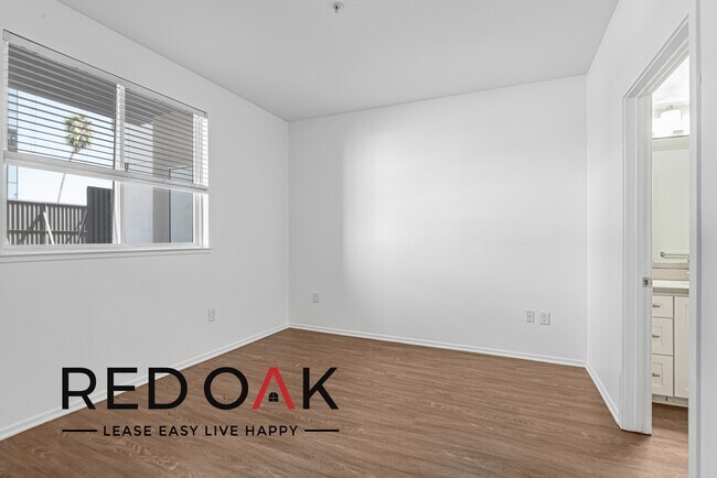 Foto del edificio - ~1 Month FREE~ Magnificent Two Bedroom wit...