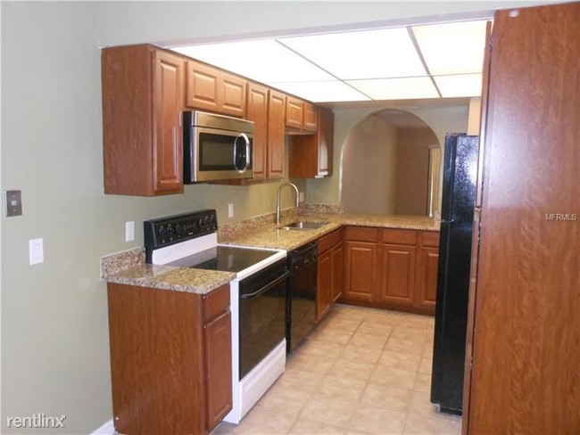 Building Photo - 5427 Vineland Rd