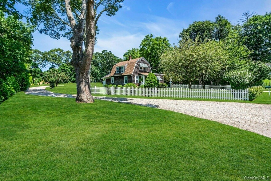 Foto principal - 107 Sebonac Rd