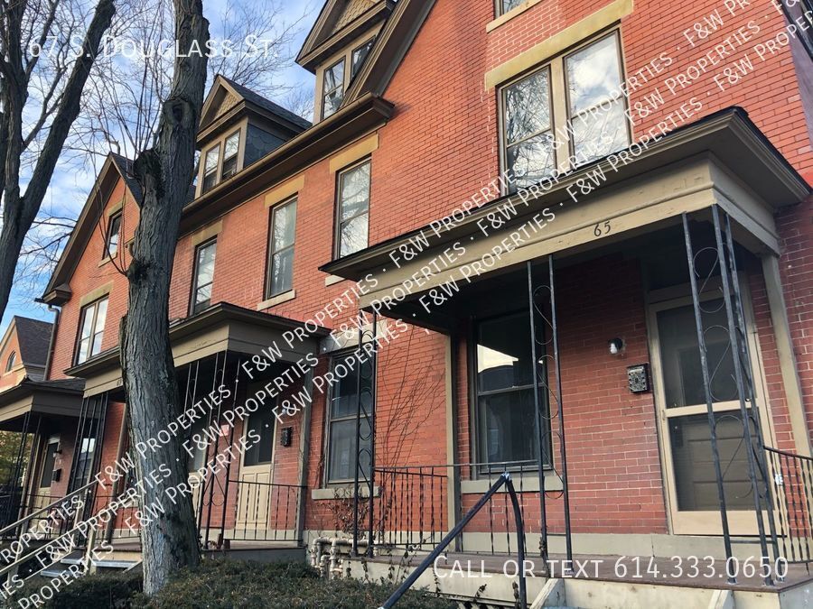 Primary Photo - 67 S Douglass St