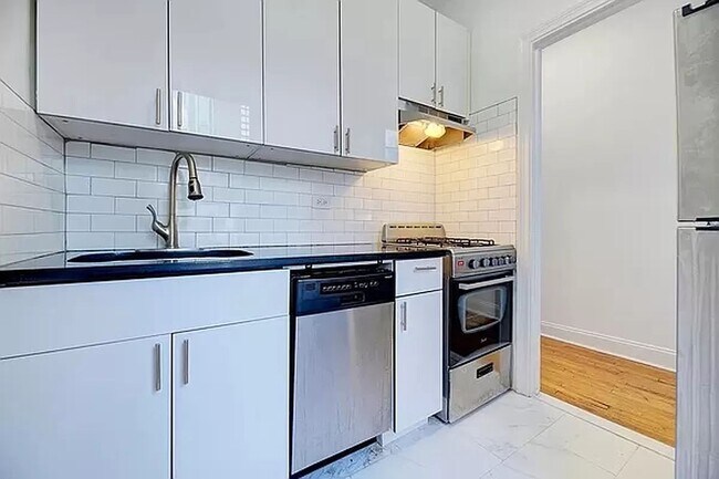 Building Photo - 301 East 53rd Street