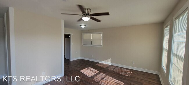 Building Photo - 4 br, 1.5 bath House - 4541 Bonita Dr