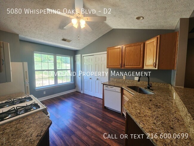 Foto del edificio - 5080 Whispering Oaks Blvd