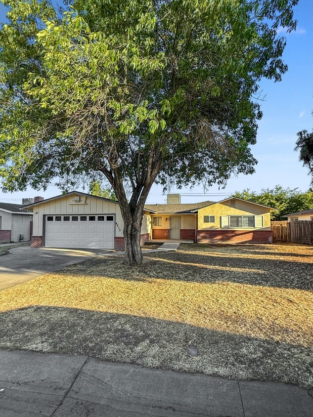 Primary Photo - 4215 W Monte Vista Ave