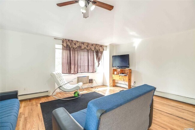 Foto del edificio - 94-23-94-90 90th Ave