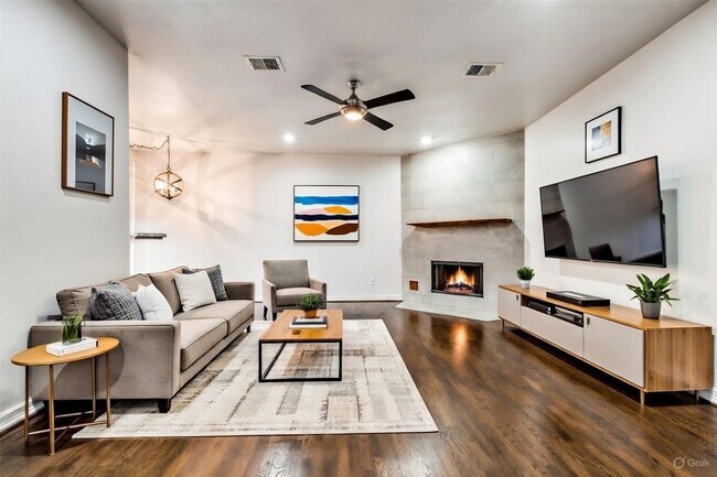 Foto del edificio - 1318 Peden St