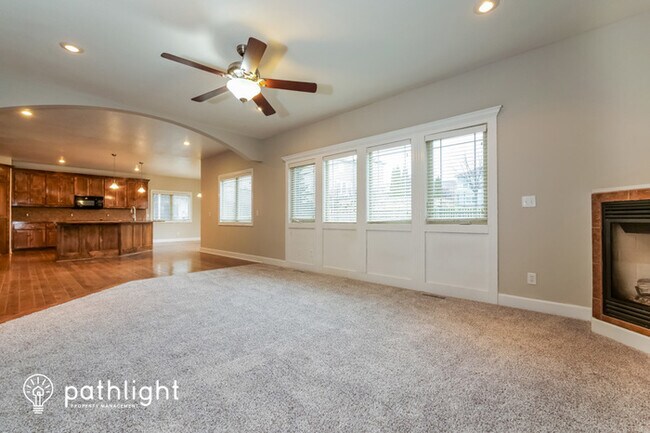 Building Photo - 5008 South Park Ridge Drive