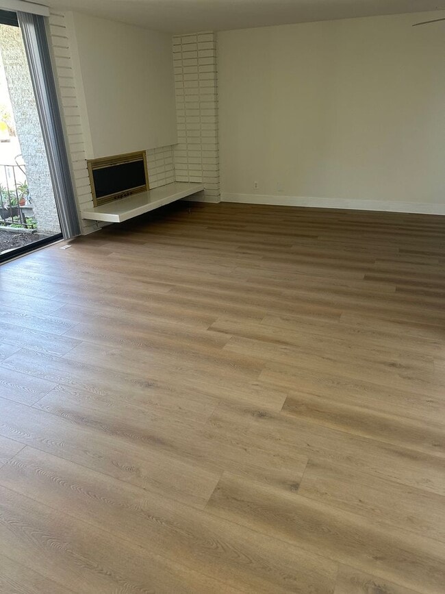 Building Photo - p7700