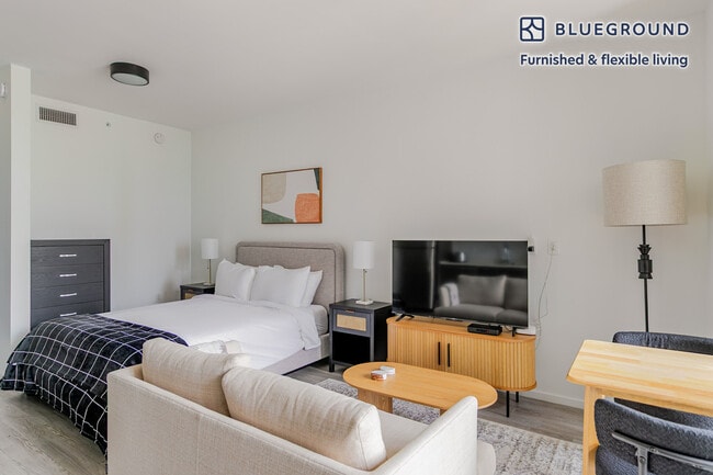 Building Photo - 230 NE 4th St