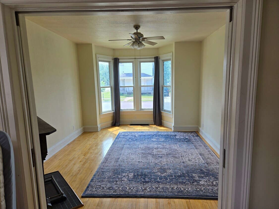 Sala de estar - 1334 Merryman St